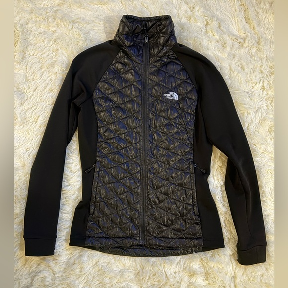 The North Face Jackets & Blazers - The North Face Quilted Hybrid Jacket Black Full Zip Stretch Sleeves